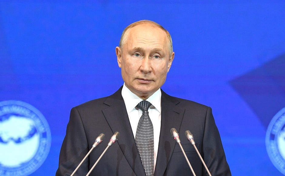 В.Путин на Евразийском женском форуме 